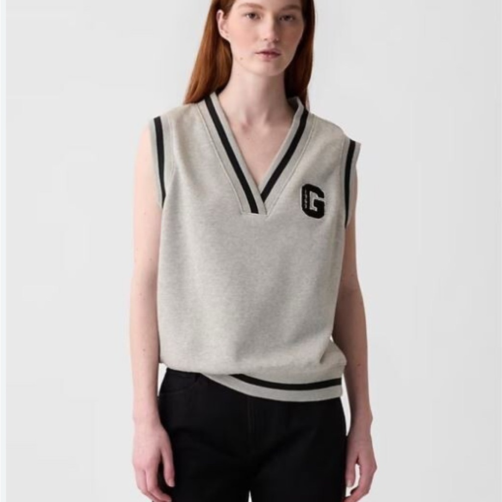GAP Gray V-Neck Sweater Vest - Picture 8 of 12